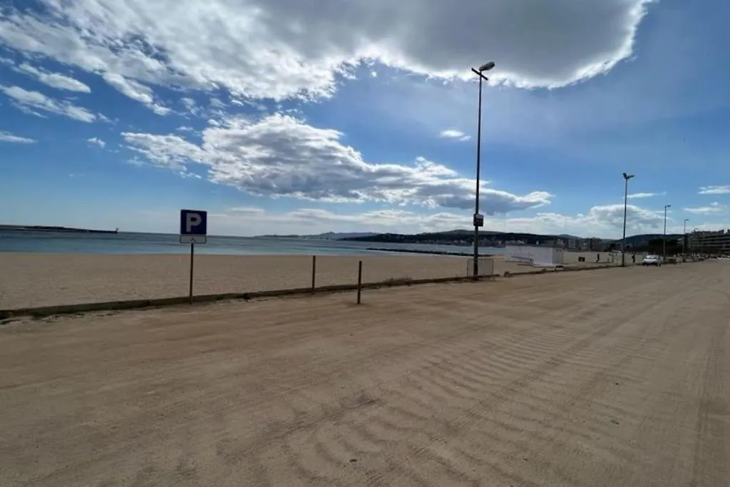 Apartamento En Palamos Delante Del Mar Apartment